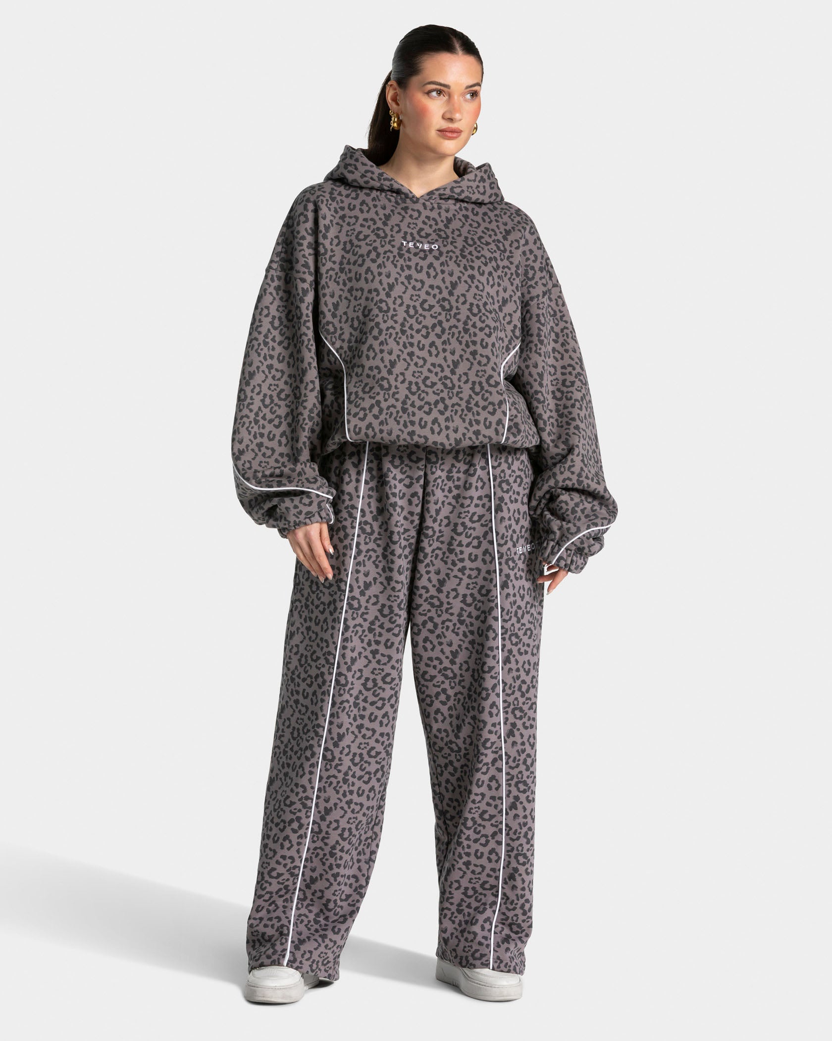 Sweat à capuche Contrastline "Leo Graphit"