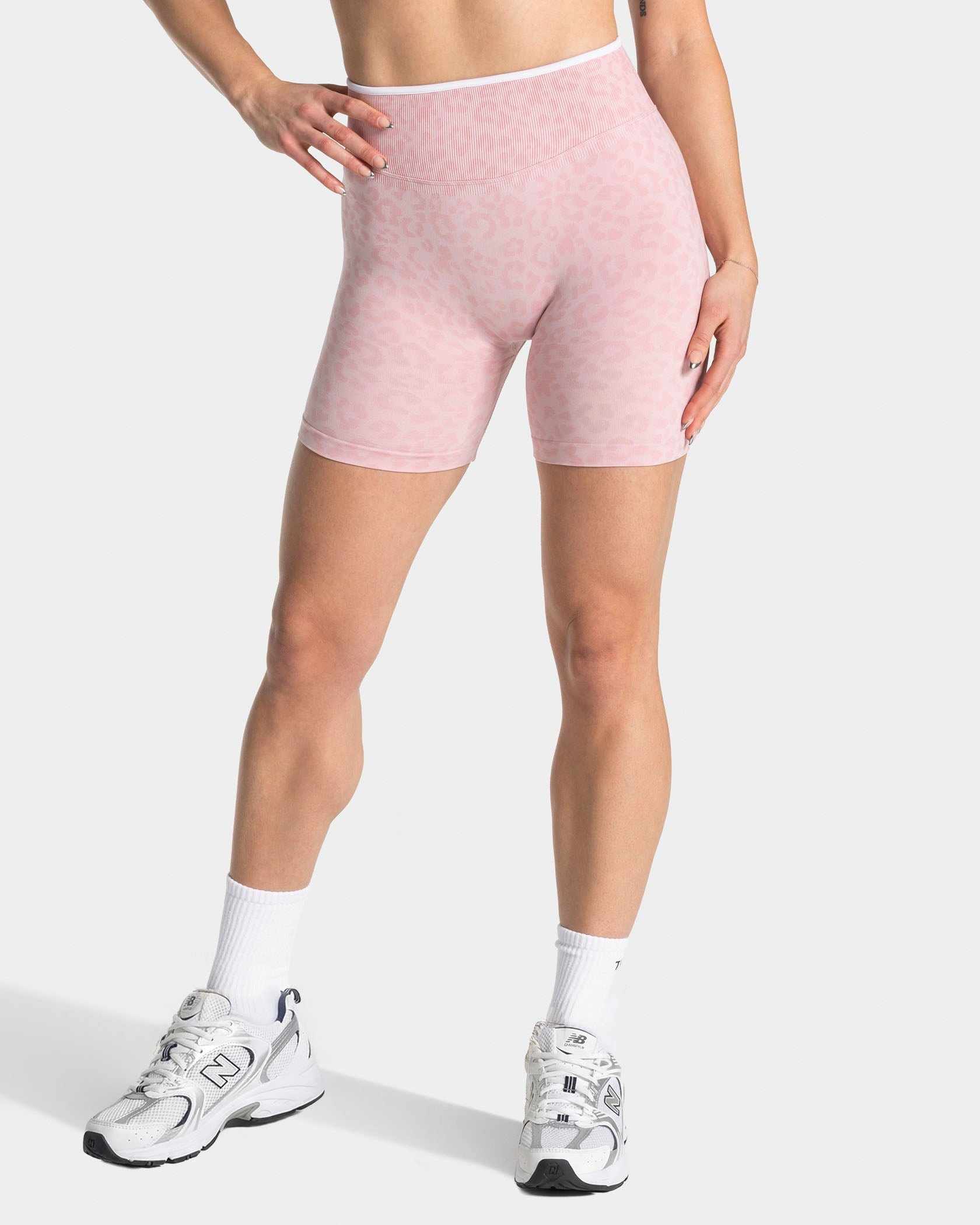 Short Sculpt Scrunch Contrastline « léopard rose »