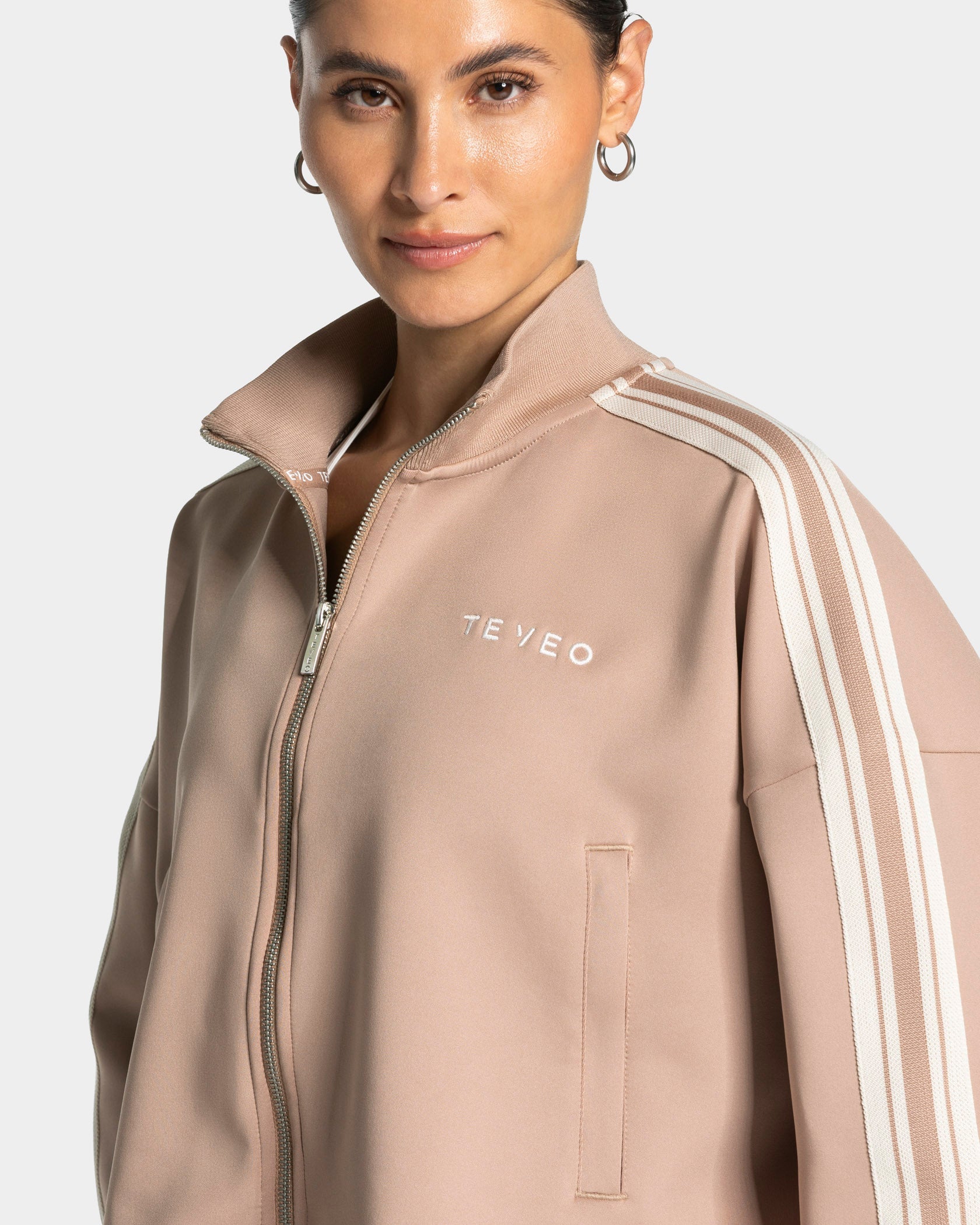 Club Cropped Zip Jacke "Beige"