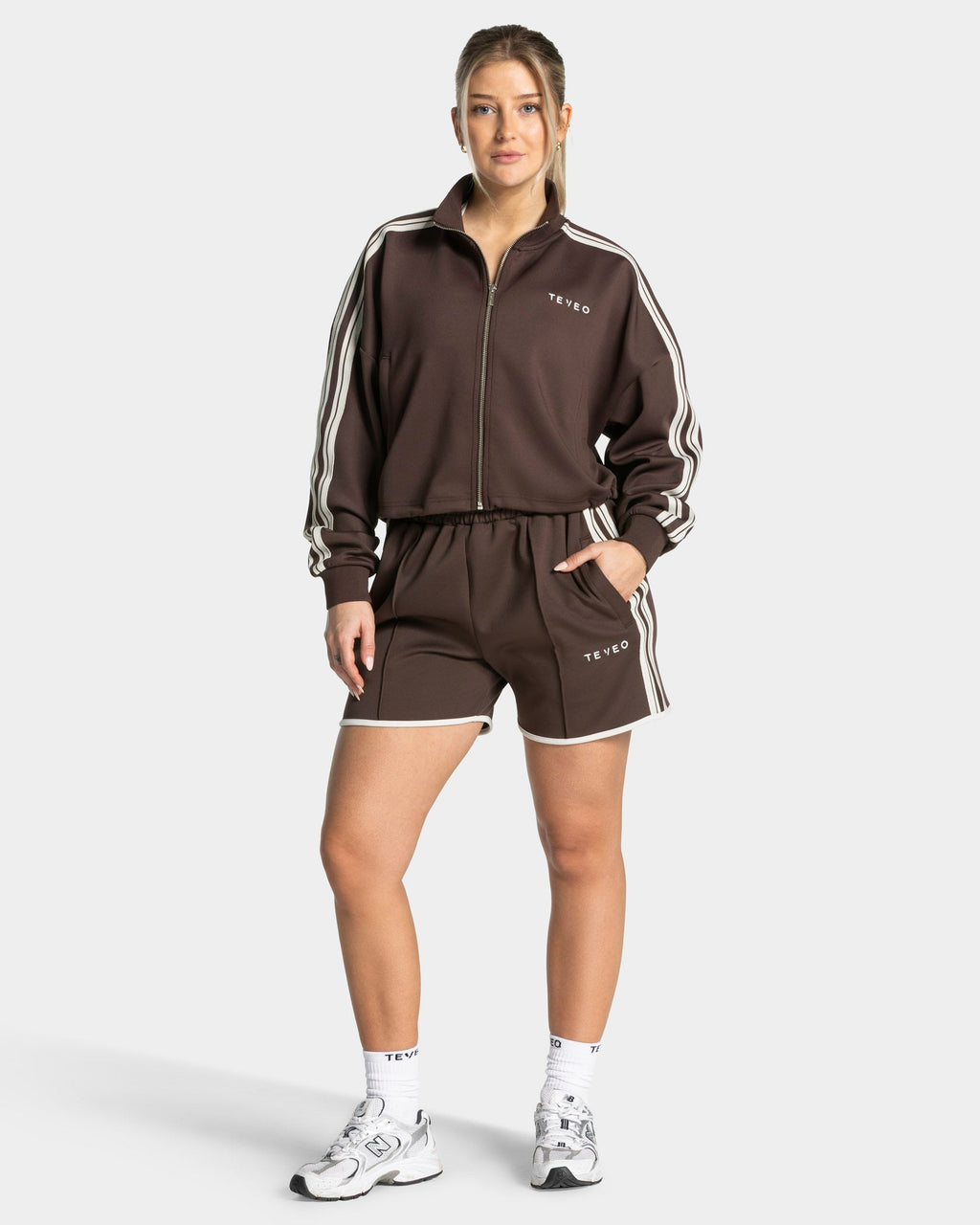 Club Cropped Zip Jacke "Espresso"