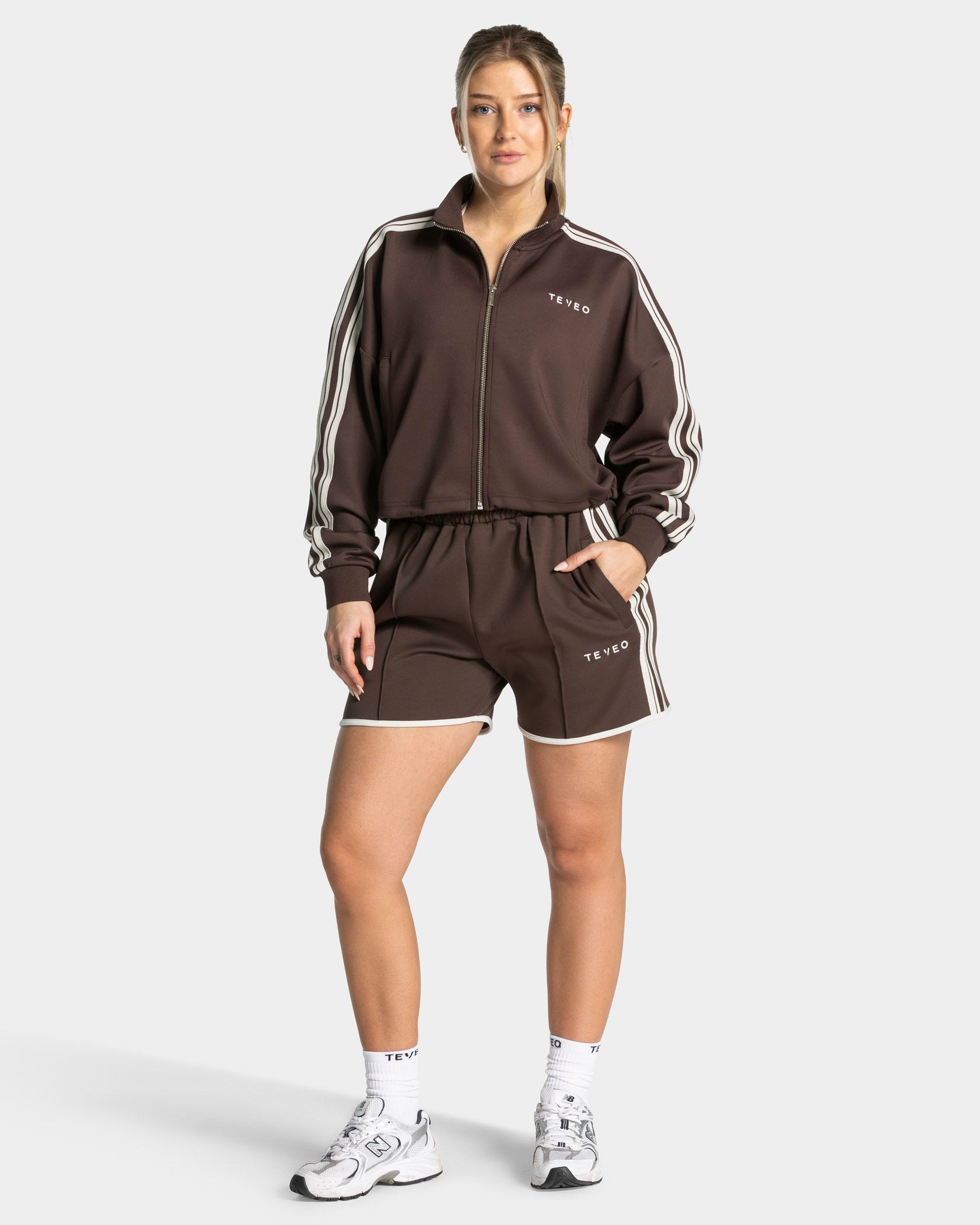 Club Cropped Zip Jacke "Espresso"