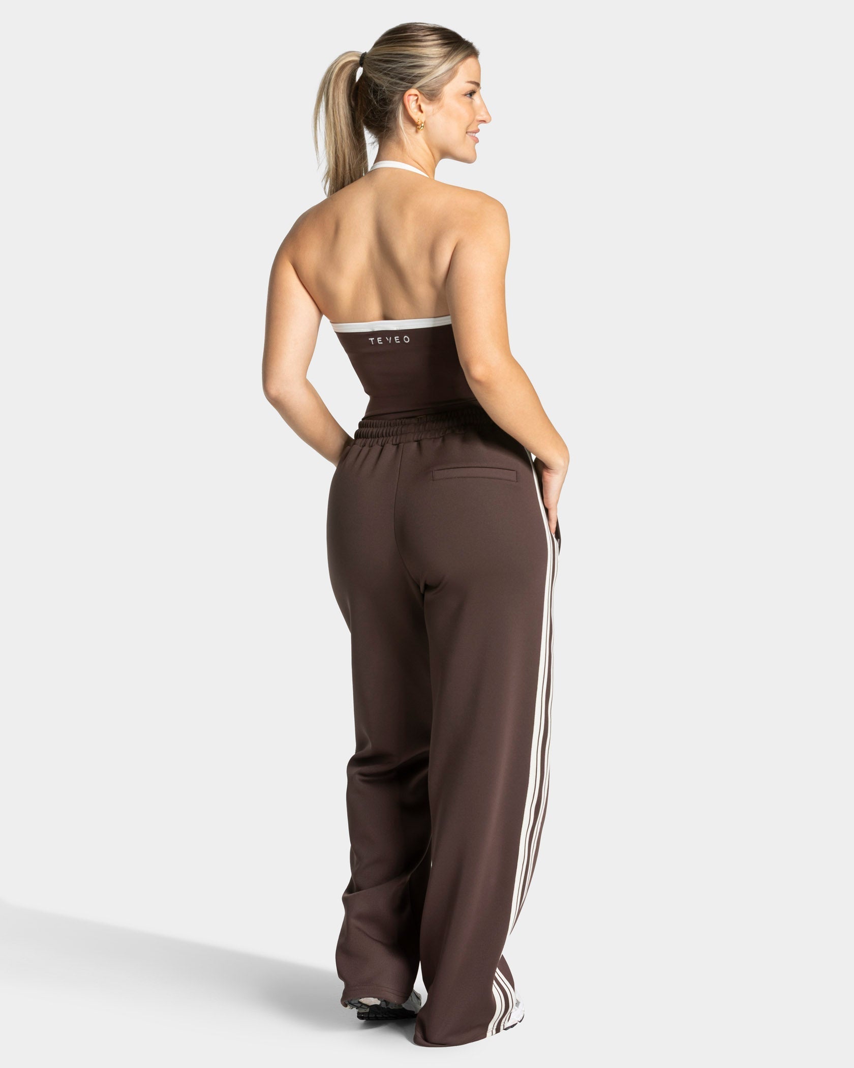 Club Straight Leg Jogger "Espresso"