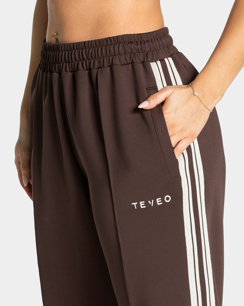 Club Straight Leg Jogger "Espresso"