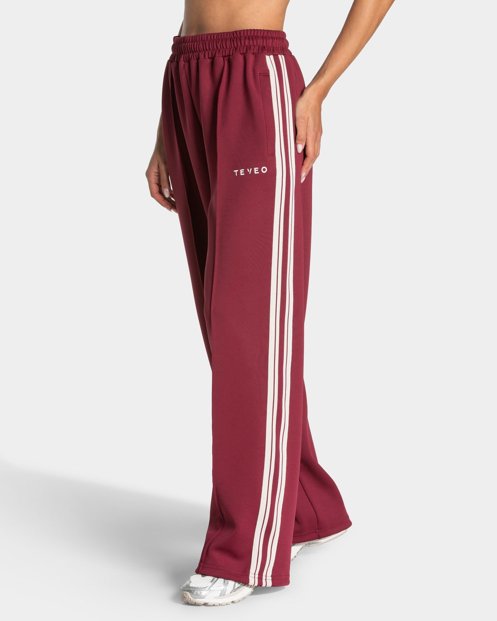 Club Straight Leg Jogger "Weinrot"