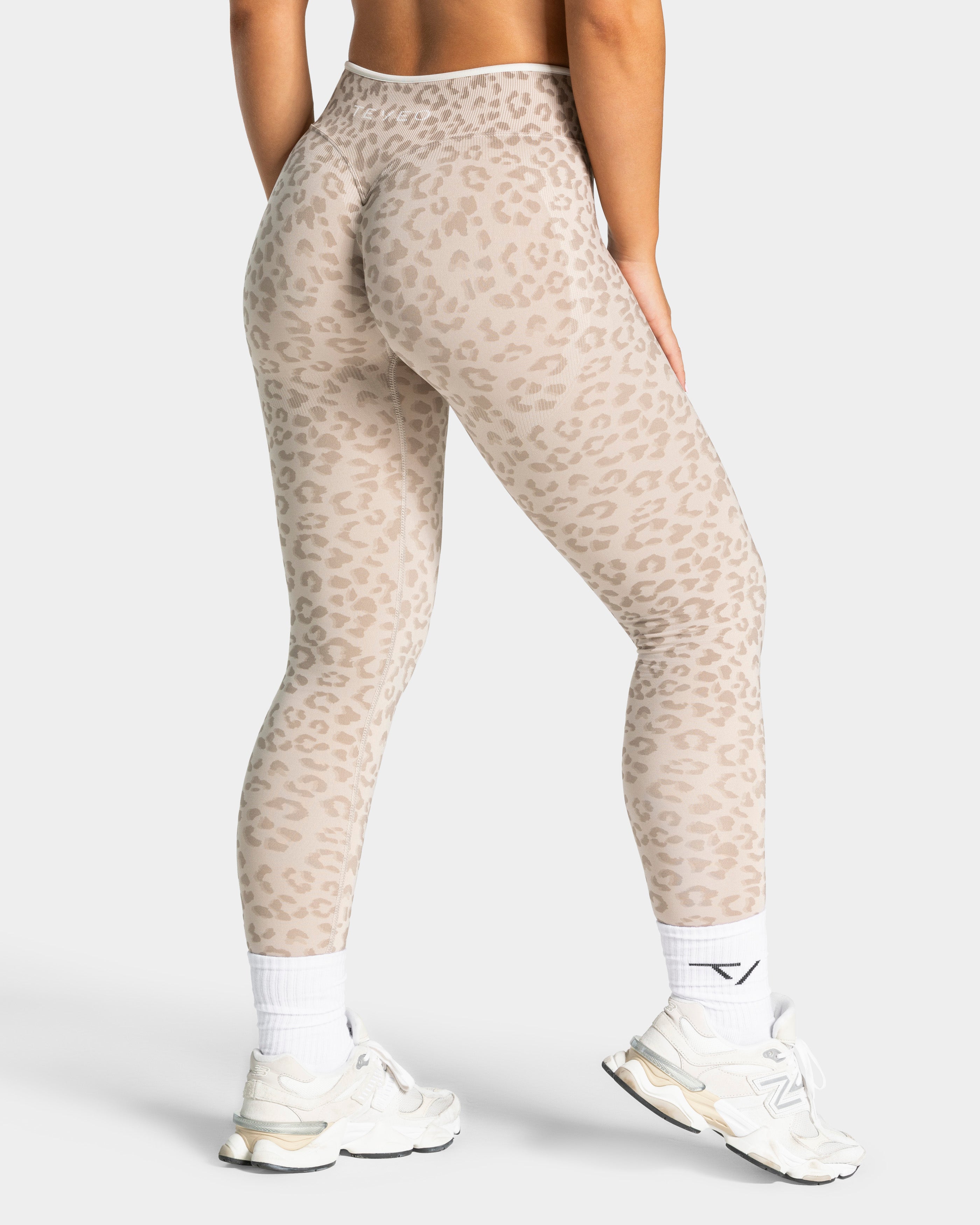 Contrastline Sculpt Scrunch Leggings "Leo Cream"