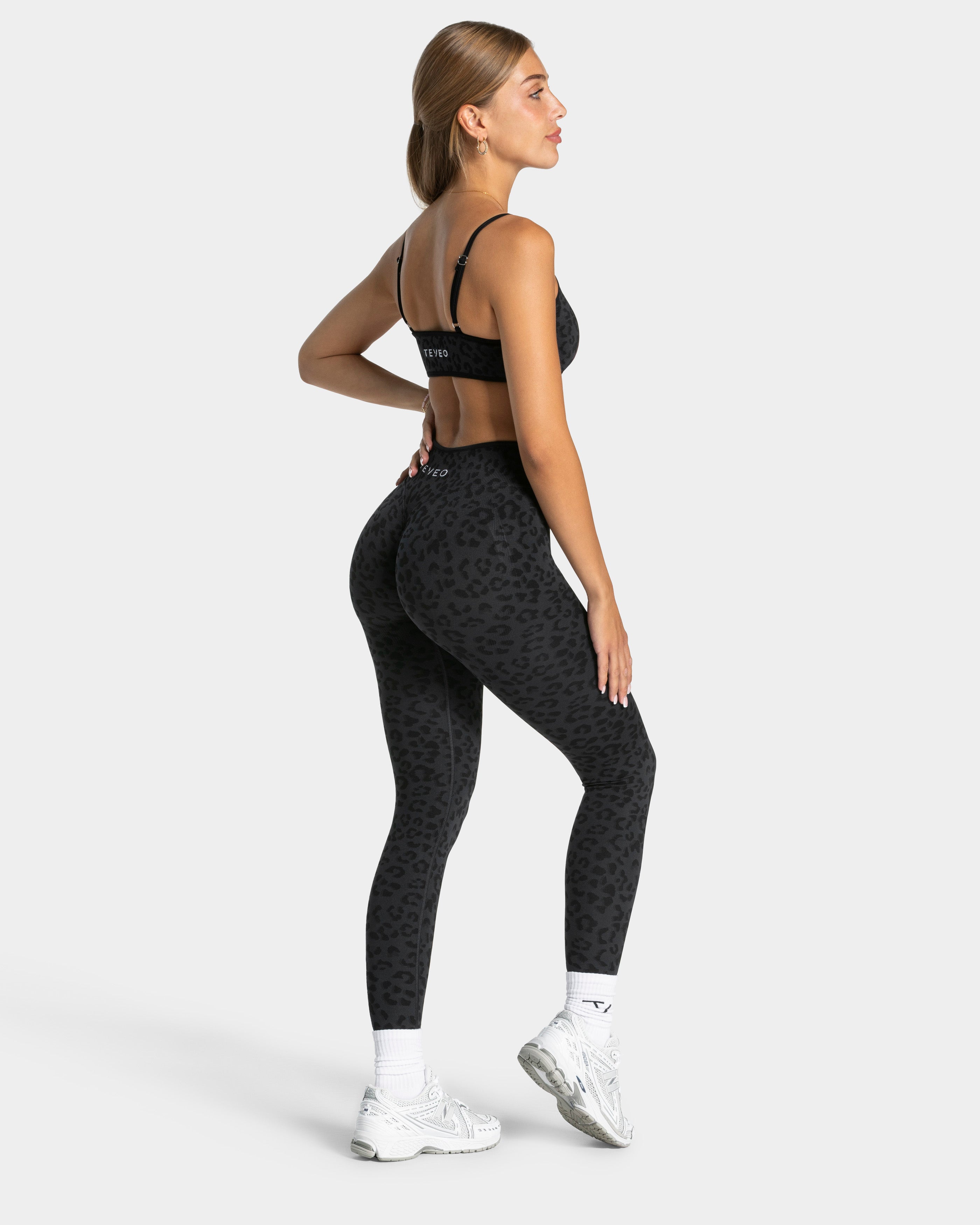 Contrastline Sculpt Scrunch Leggings "Leo Schwarz"