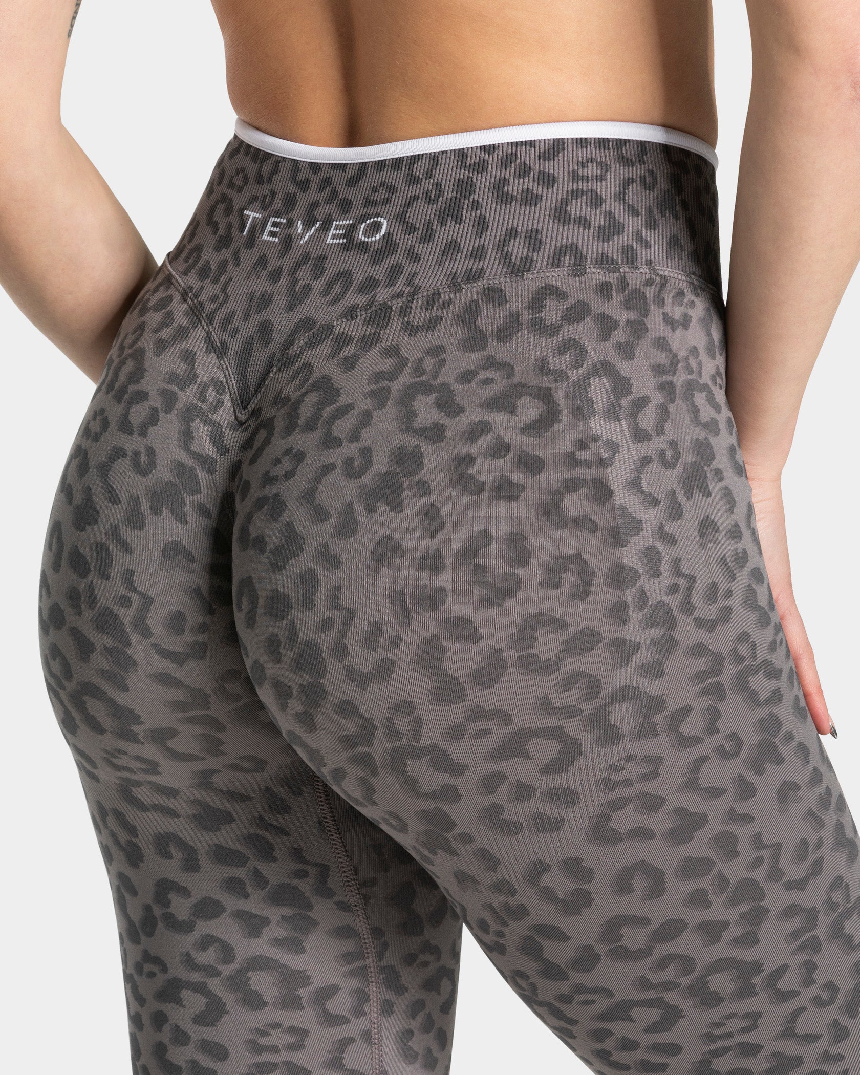 Contrastline Sculpt Scrunch Leggings "Leo Graphit"