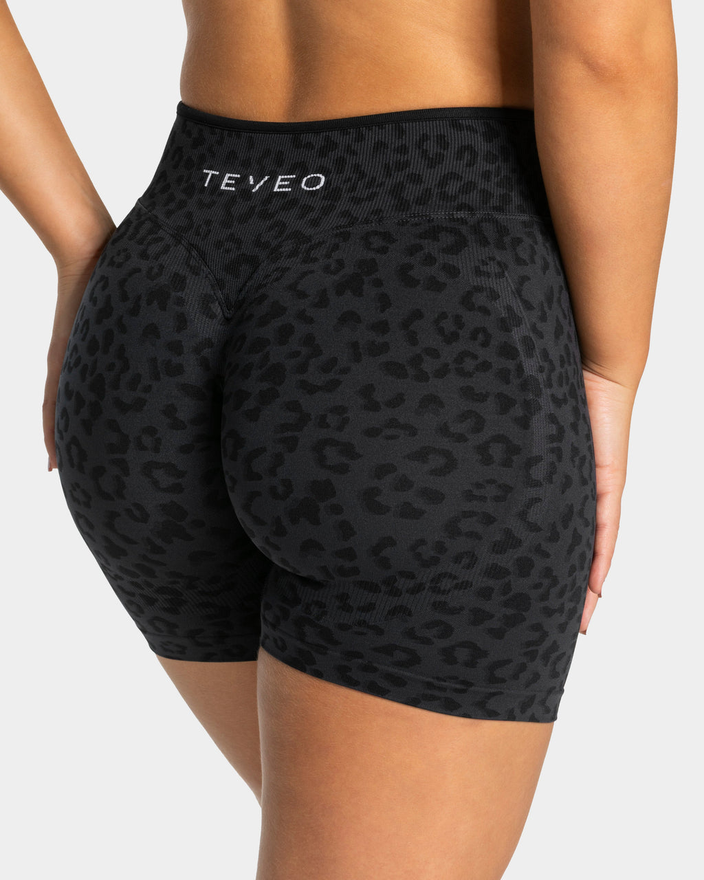 Short Sculpt Scrunch Contrastline « léopard noir »