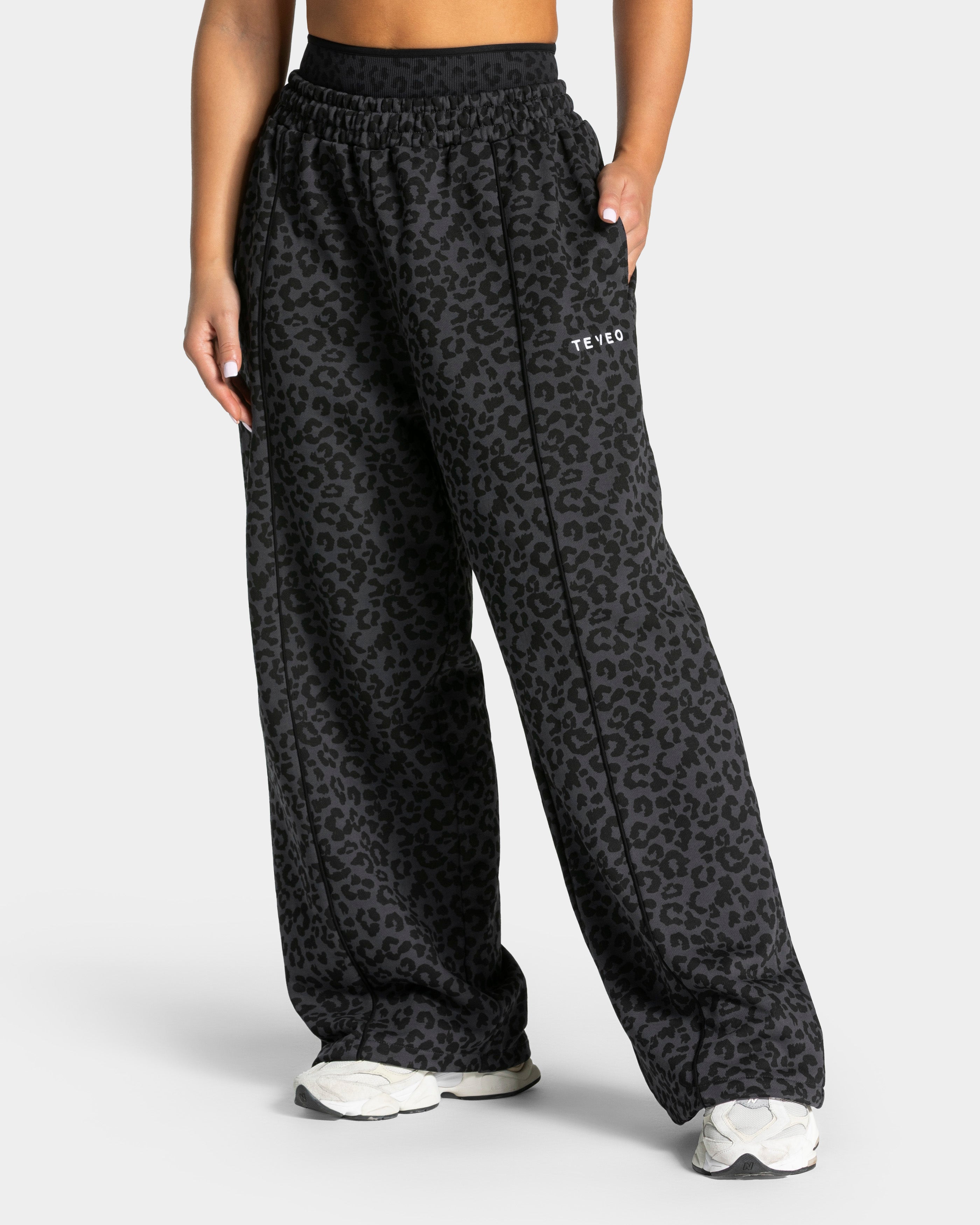 Pantalon de jogging Wide Leg Contrastline « léopard noir »