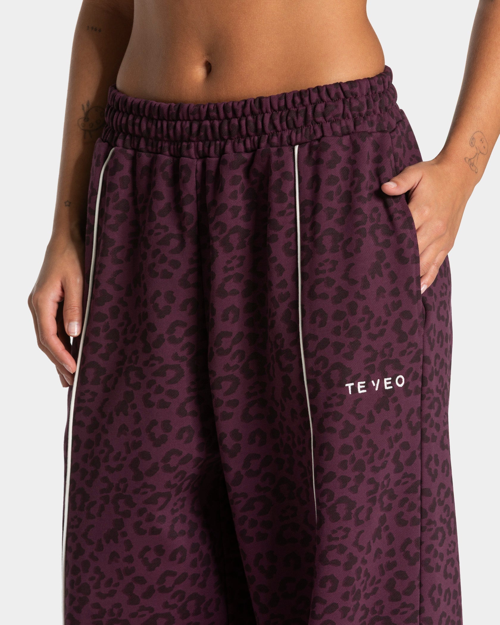 Pantalon de jogging Wide Leg Contrastline « léopard Merlot »
