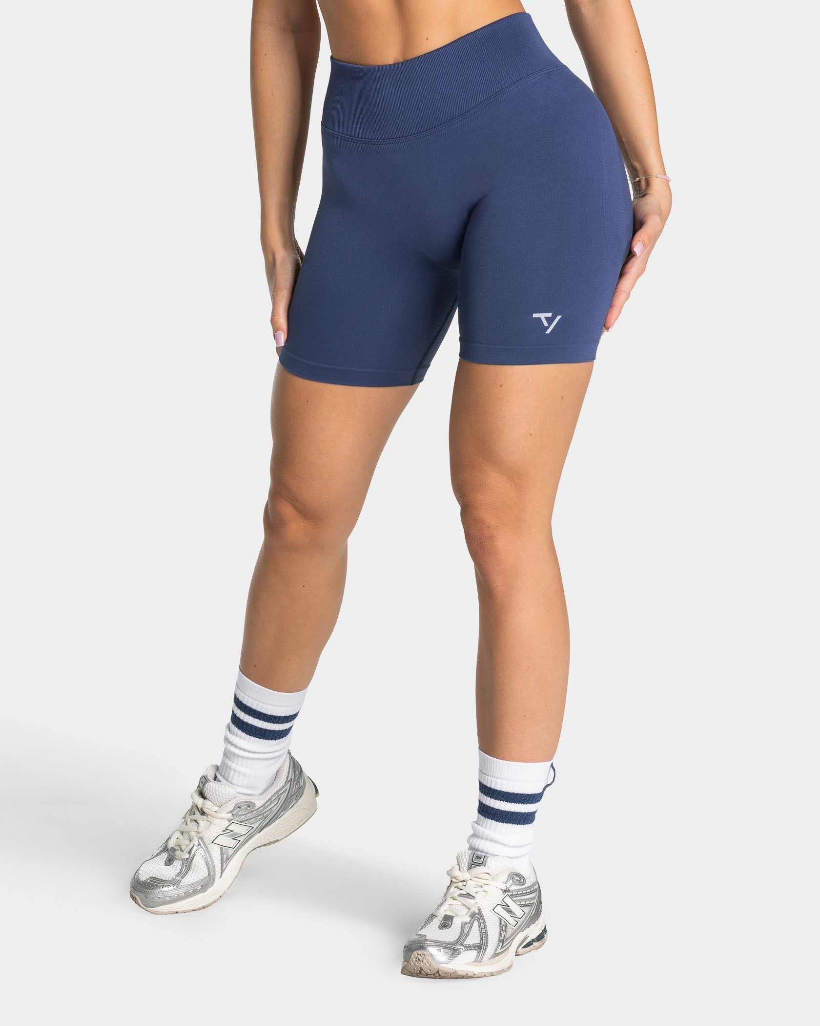 Lift Sculpt Scrunch Shorts "Indigo"