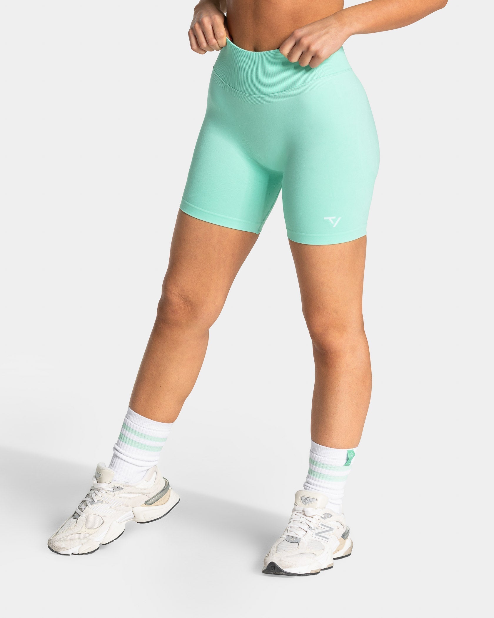 Lift Sculpt Scrunch Shorts "Mint"