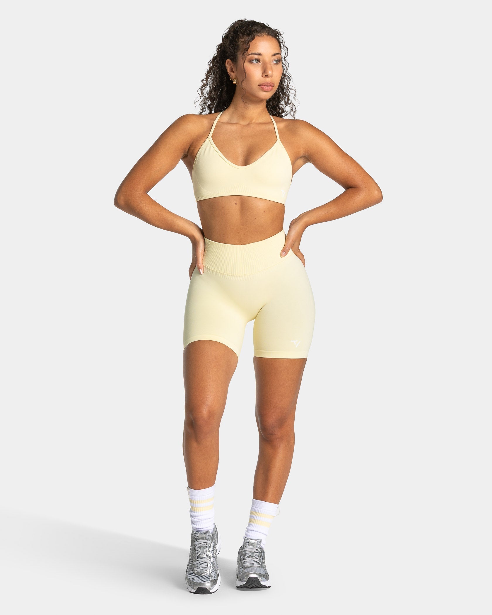 Lift Sculpt Scrunch Shorts "Butter Yellow"