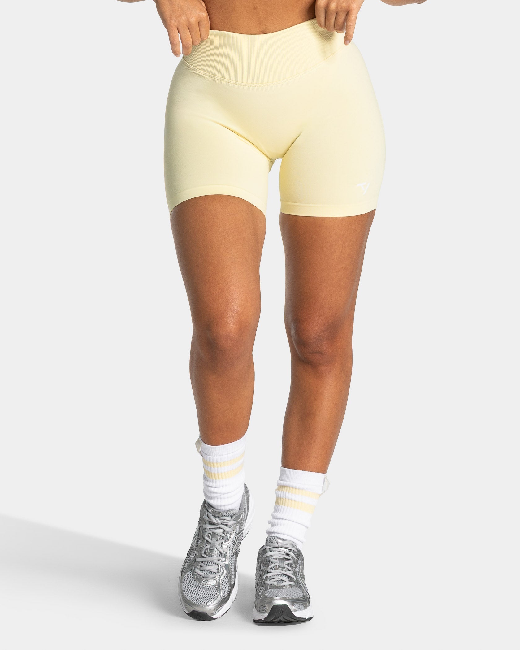 Lift Shorts "Butter Yellow"